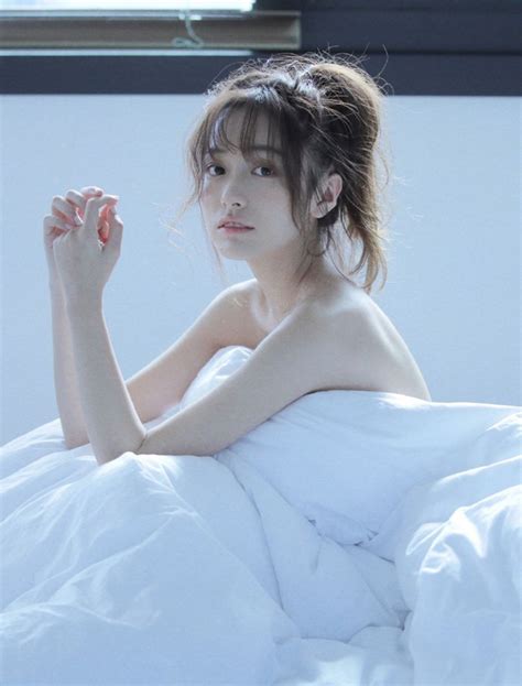 GOAT效应？贝蒂斯24小时发47动态欢迎安东尼数万名球迷街头狂欢